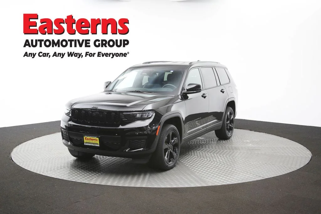 Used 2023 Black Jeep Altitude image 56