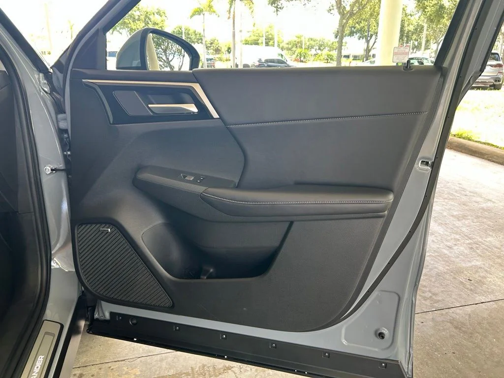 New 2026 Gray Mitsubishi SE S-AWC image 27