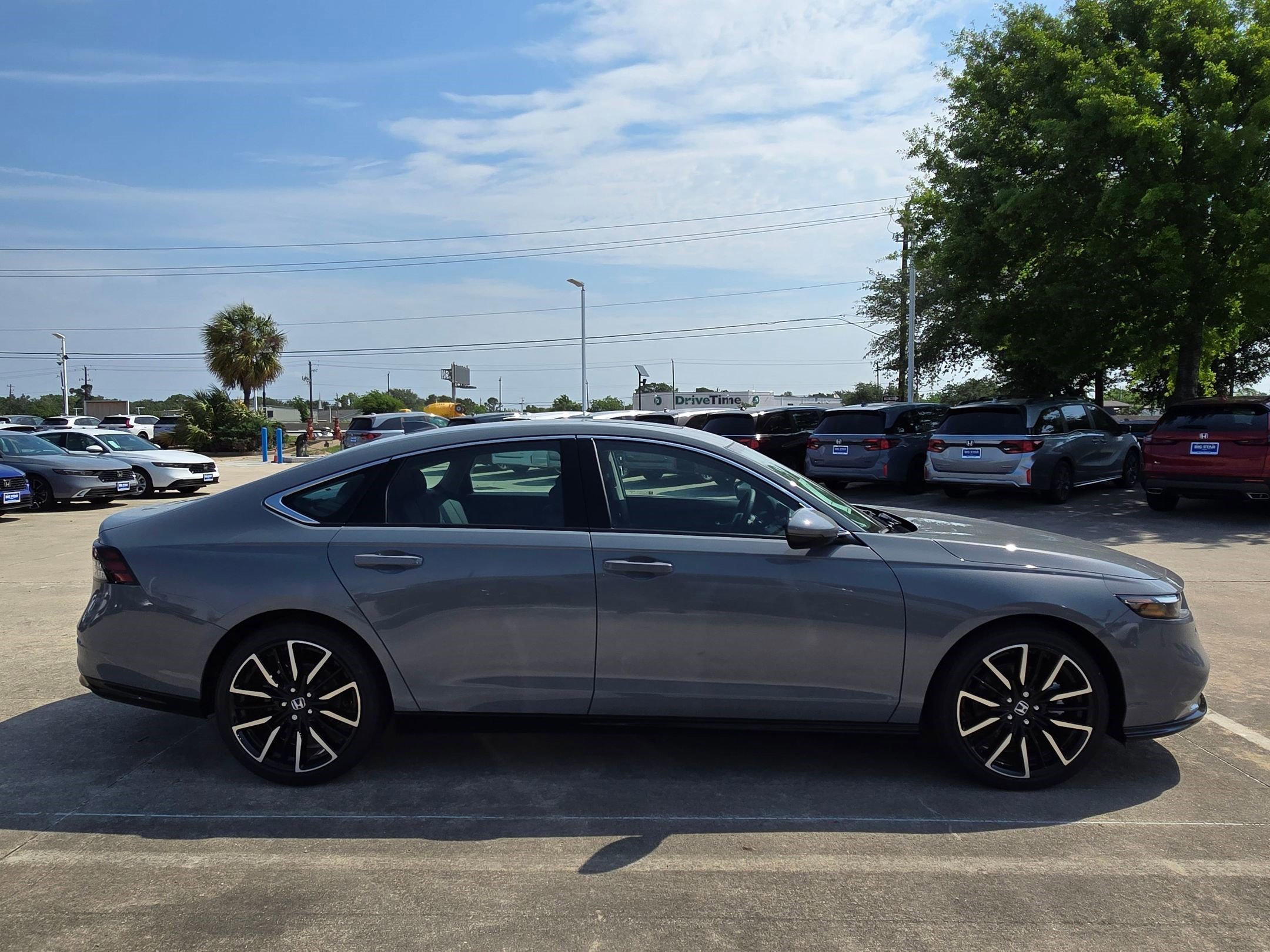 New 2026 Urban Gray Pearl Honda Touring image 3
