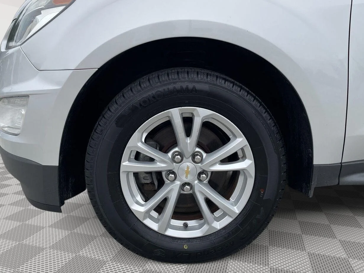 Used 2017 Silver Ice Metallic Chevrolet LT image 7