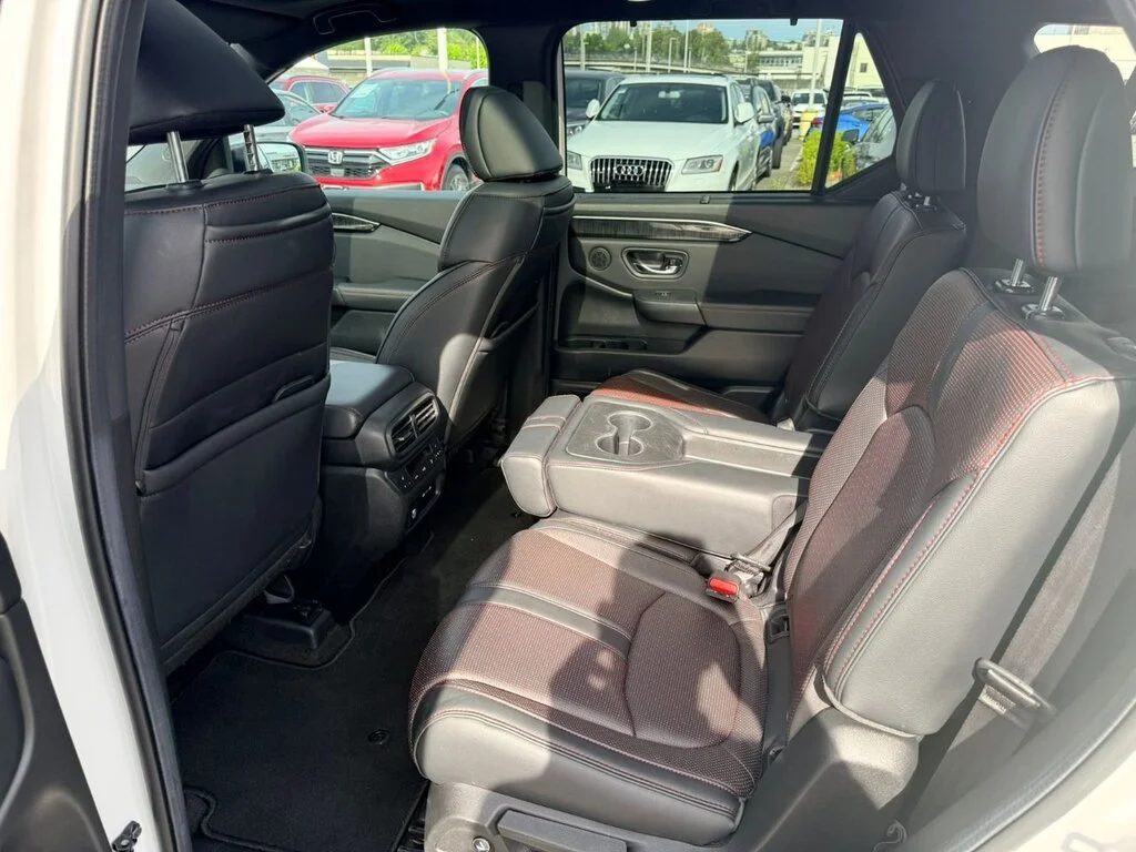 Certified Used 2024  Honda Black Edition AWD Certified Pre-Owned   One Owner image 11