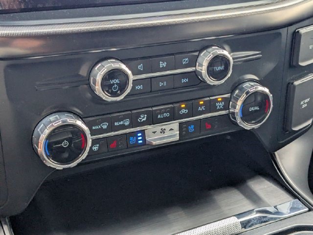 Used 2024 Agate Black Metallic Ford LARIAT image 23