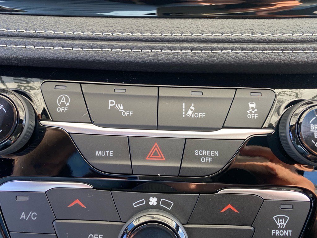2026 Chrysler Pacifica Limited - Photo 9