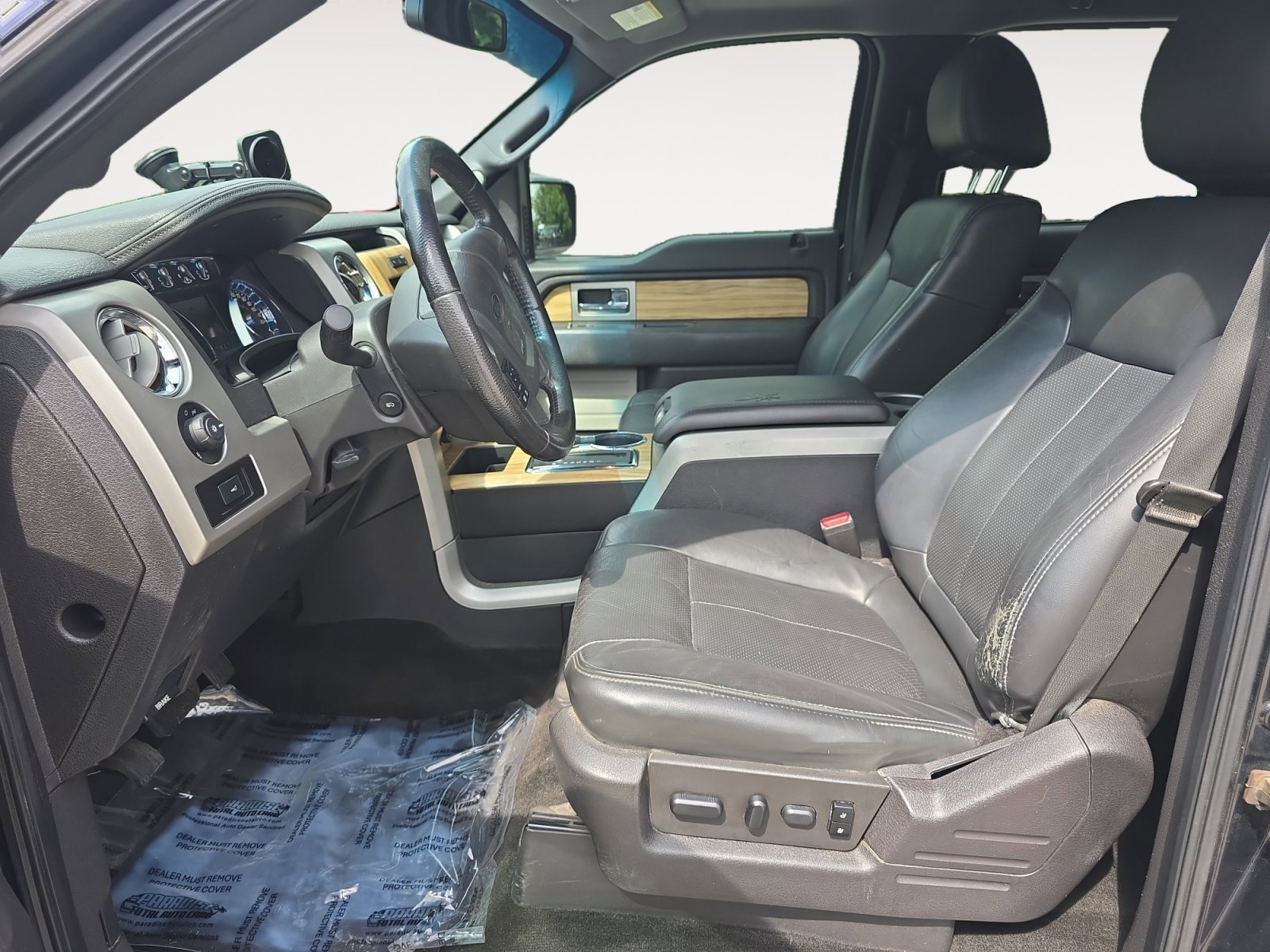 Used 2011 Tuxedo Black Metallic Ford Lariat image 23