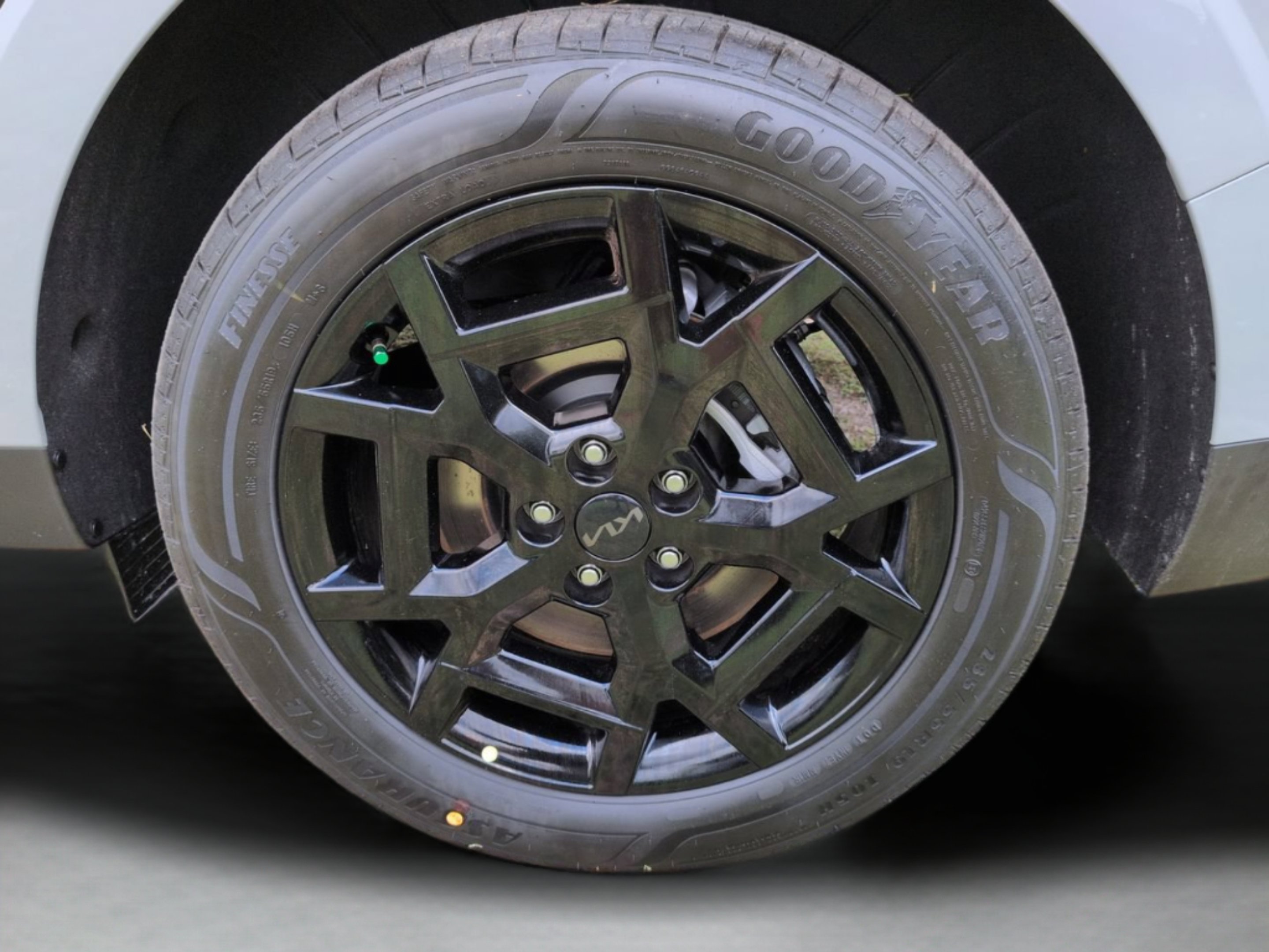 New 2026 Ceramic Silver Kia SX Prestige image 35