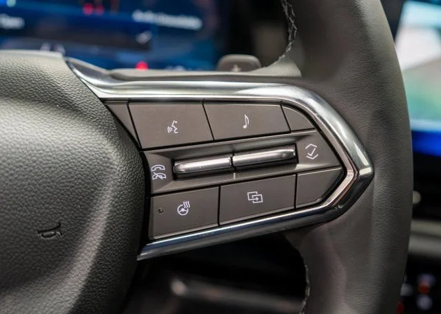 2027 Chevrolet Equinox LT - Photo 18