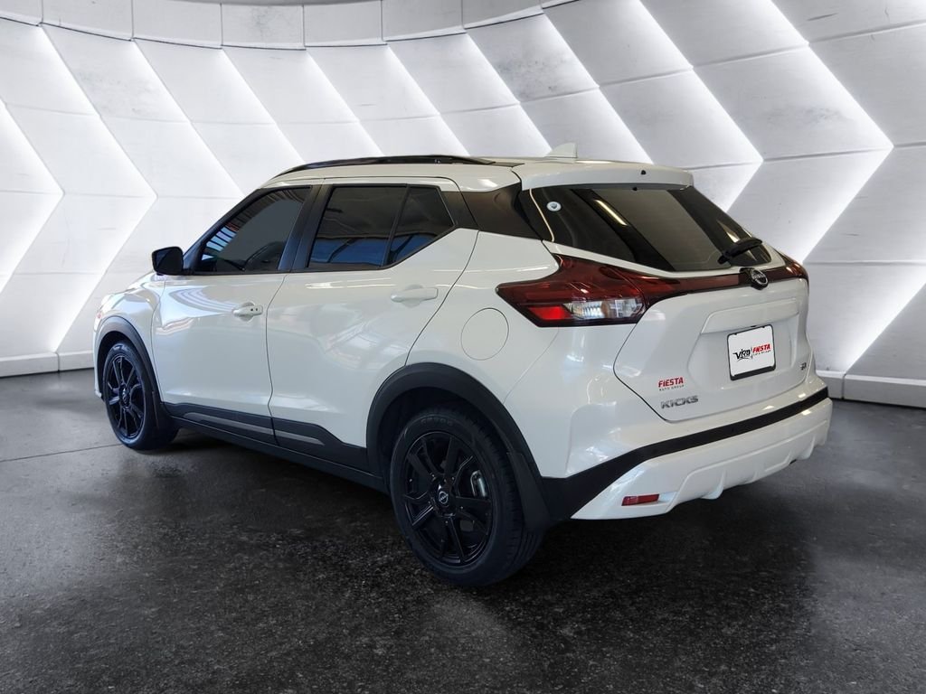 Used 2023 White Nissan SR image 6