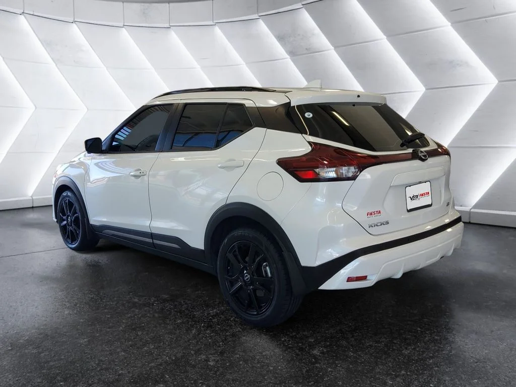 Used 2023 White Nissan SR image 6