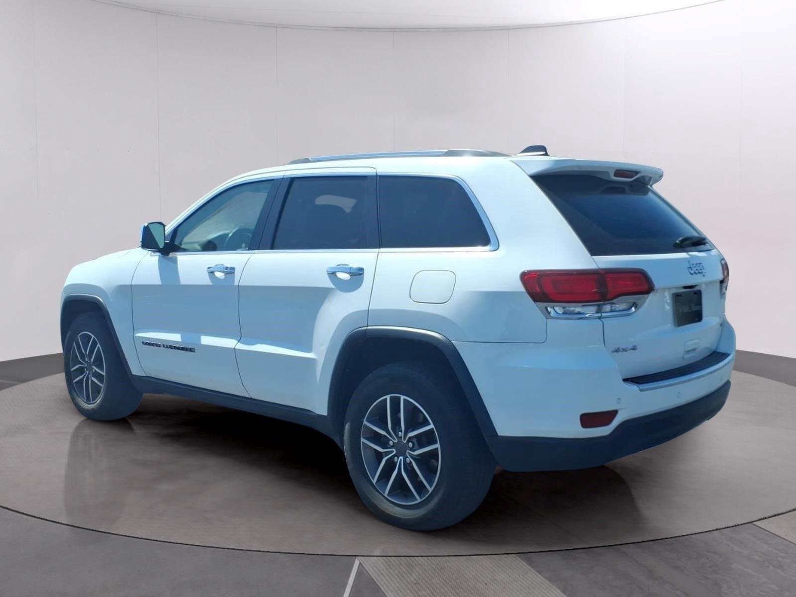 Used 2021 Bright White Clearcoat Jeep Limited image 3