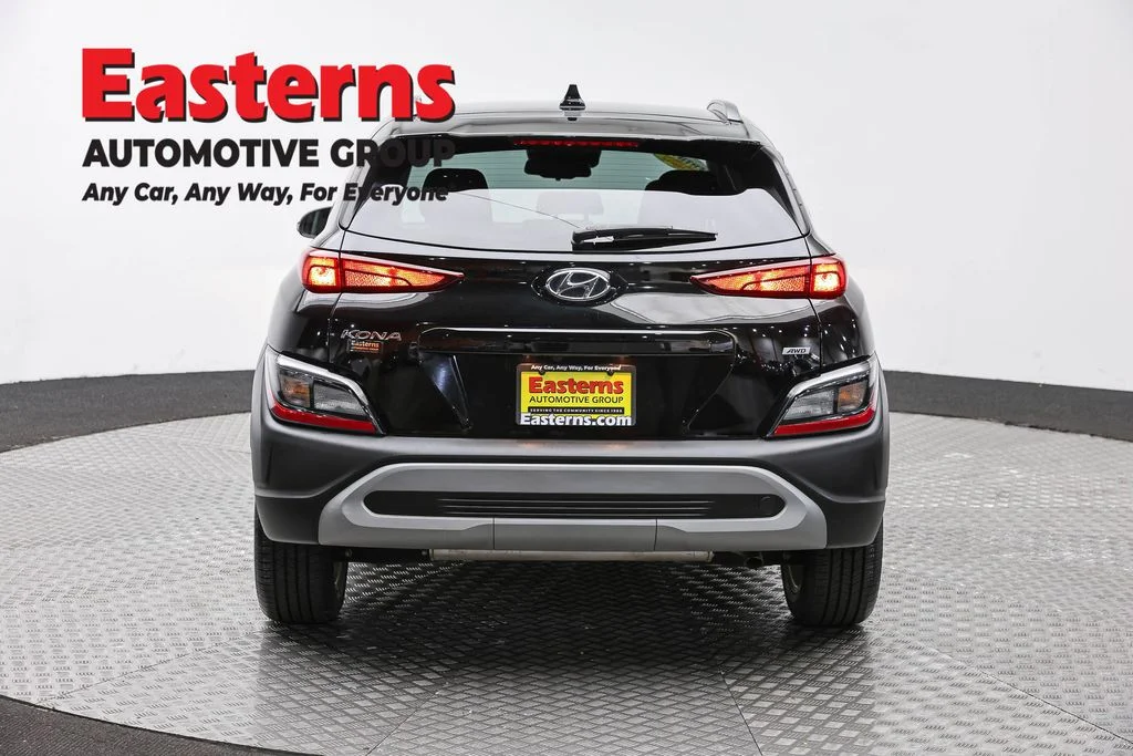 Used 2023 Black Hyundai SEL image 6
