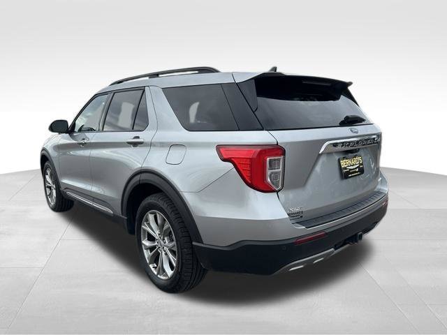 Used 2023 Silver Ford XLT image 3