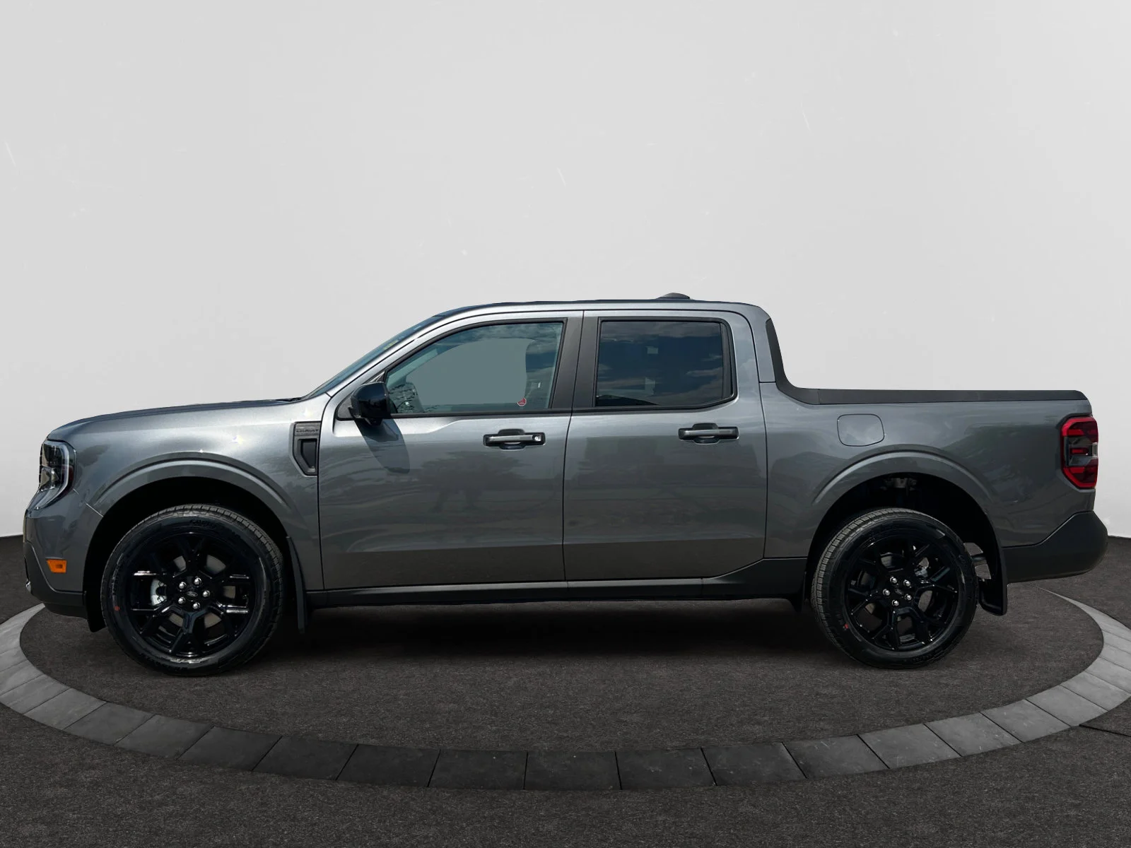 New 2026 Carbonized Grey Metallic Ford Lariat image 2
