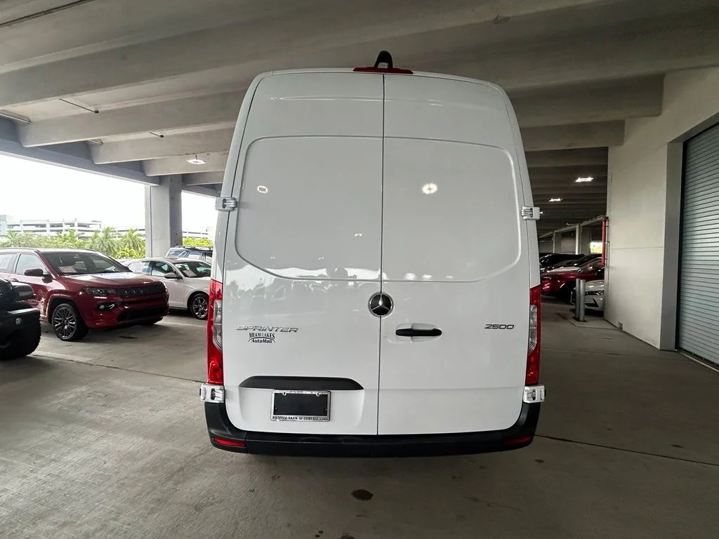 Used 2025 White Mercedes-Benz Cargo 144 WB image 3