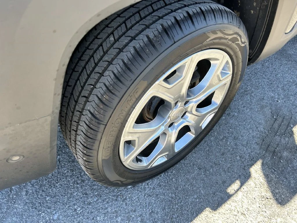 Used 2020 Gray Jeep Limited image 19