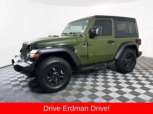 Used 2021 Green Jeep Sport image 3