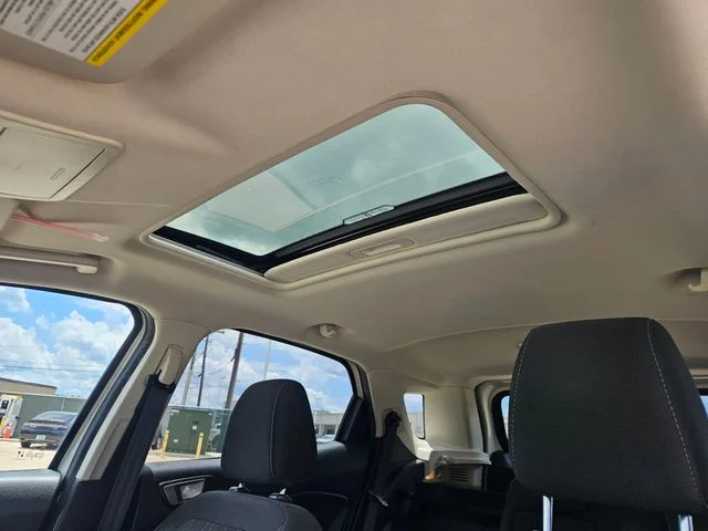 Used 2020 Diamond White Ford SE image 7