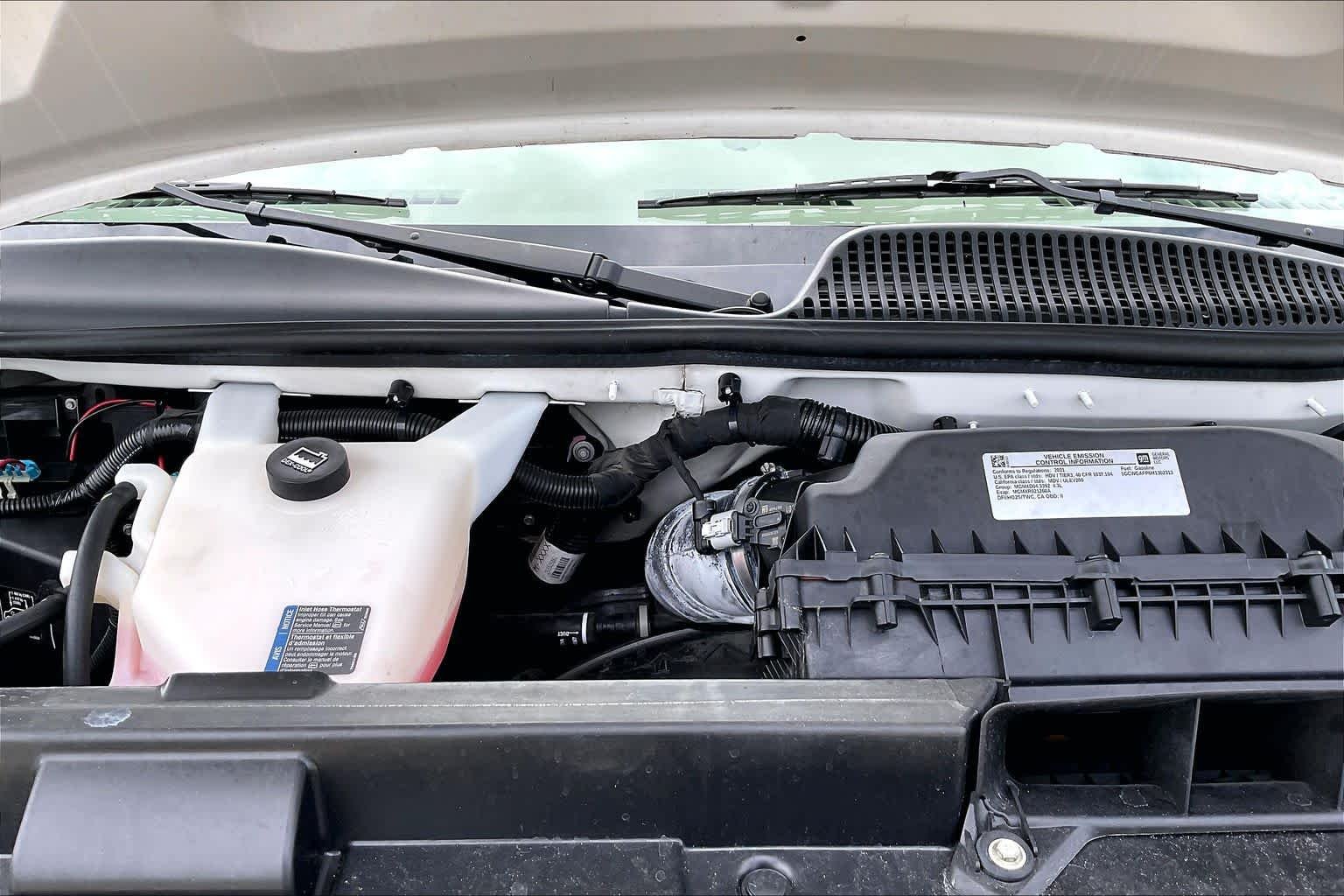 Used 2021 Summit White Chevrolet  image 27