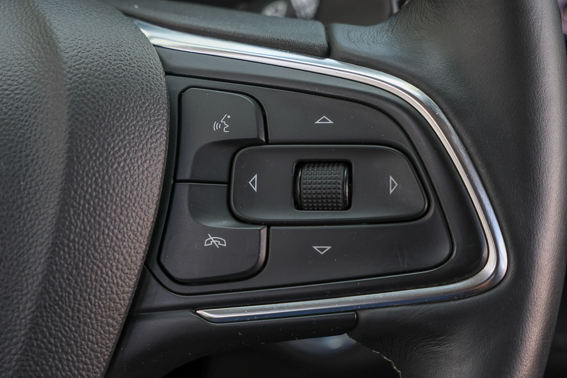 Used 2022 Brown Buick Preferred image 21