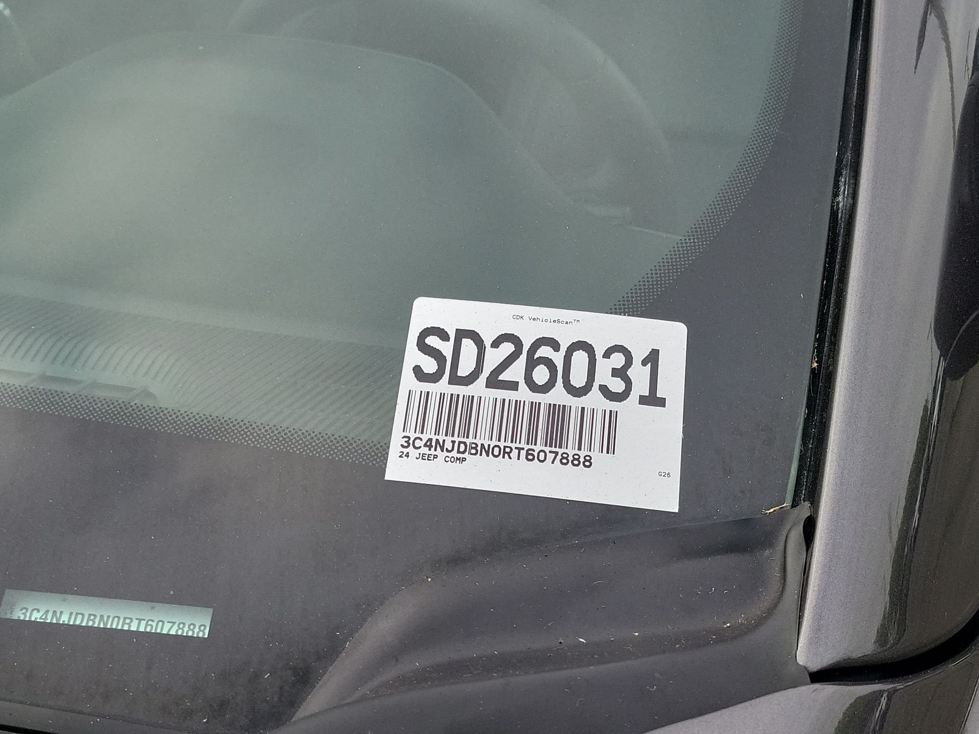 Certified Used 2024  Jeep Latitude image 26