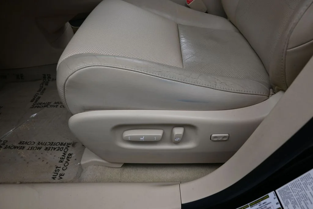 Used 2010  Lexus 350 image 13