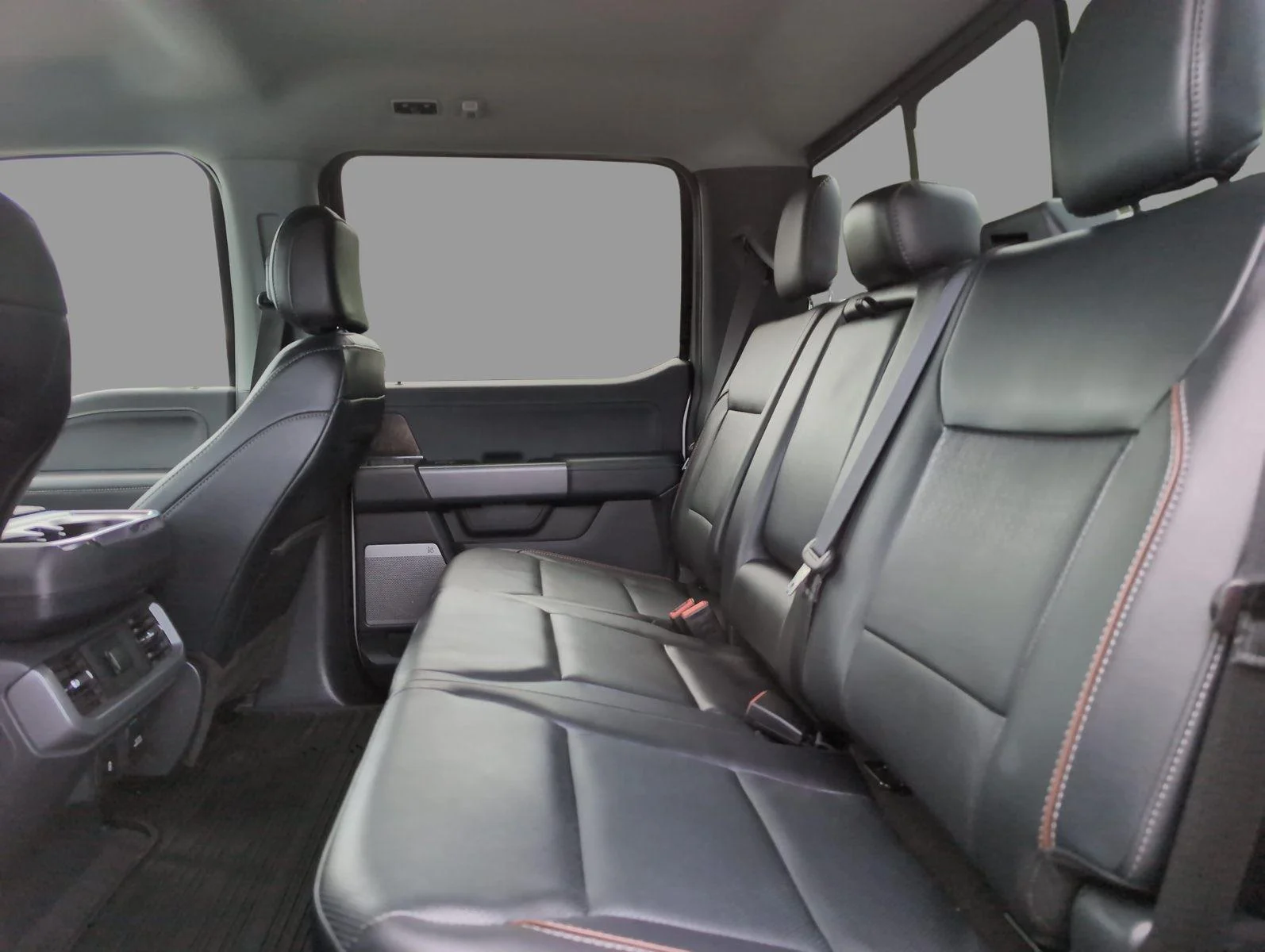 Used 2023 Iconic Silver Ford LARIAT image 37