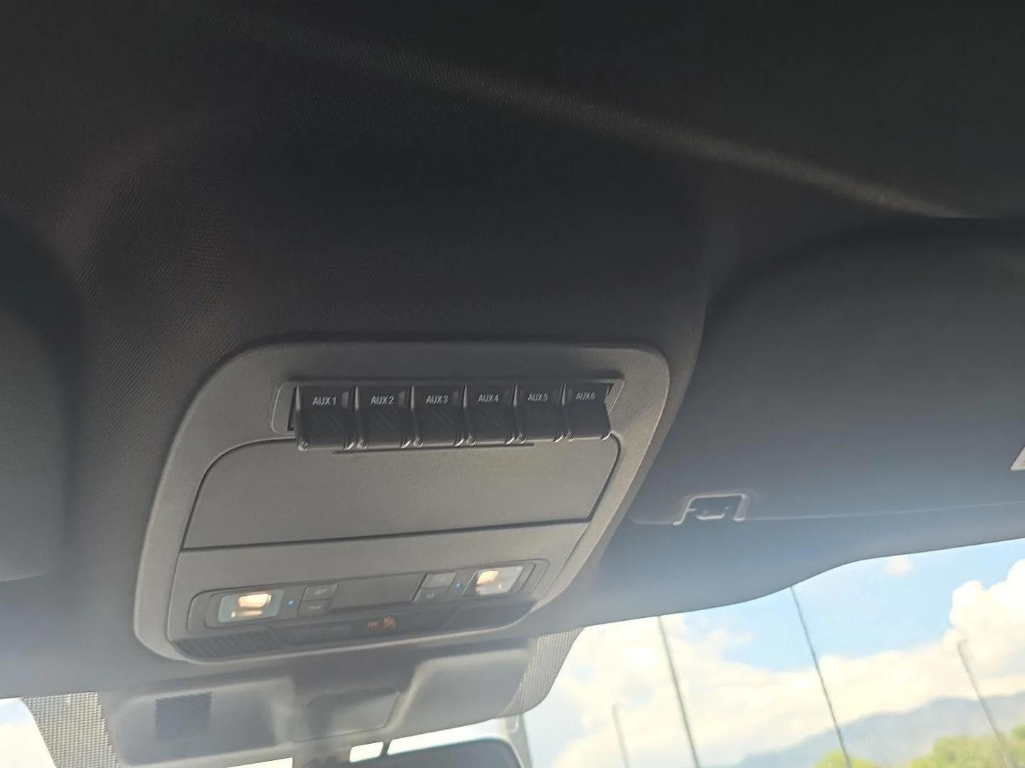 Used 2023 Avalanche Gray Ford Tremor image 12