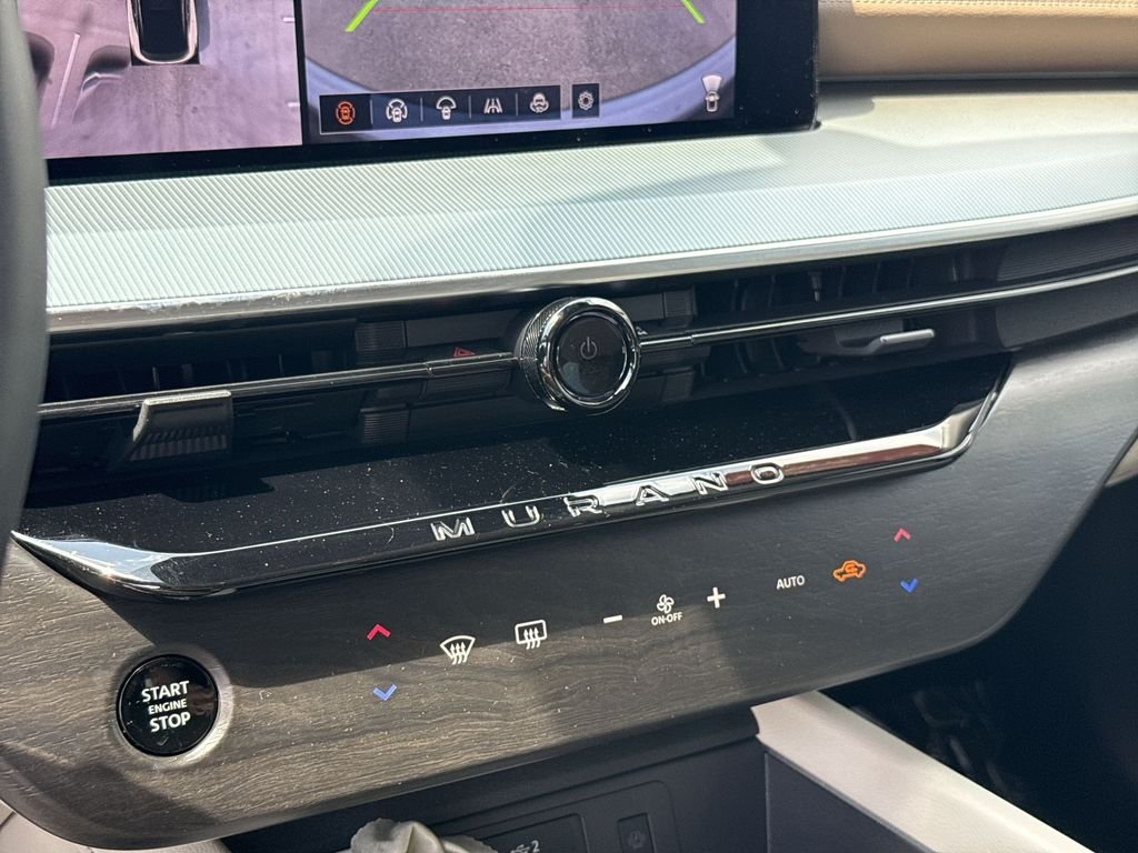 Used 2025 White Nissan Platinum image 18