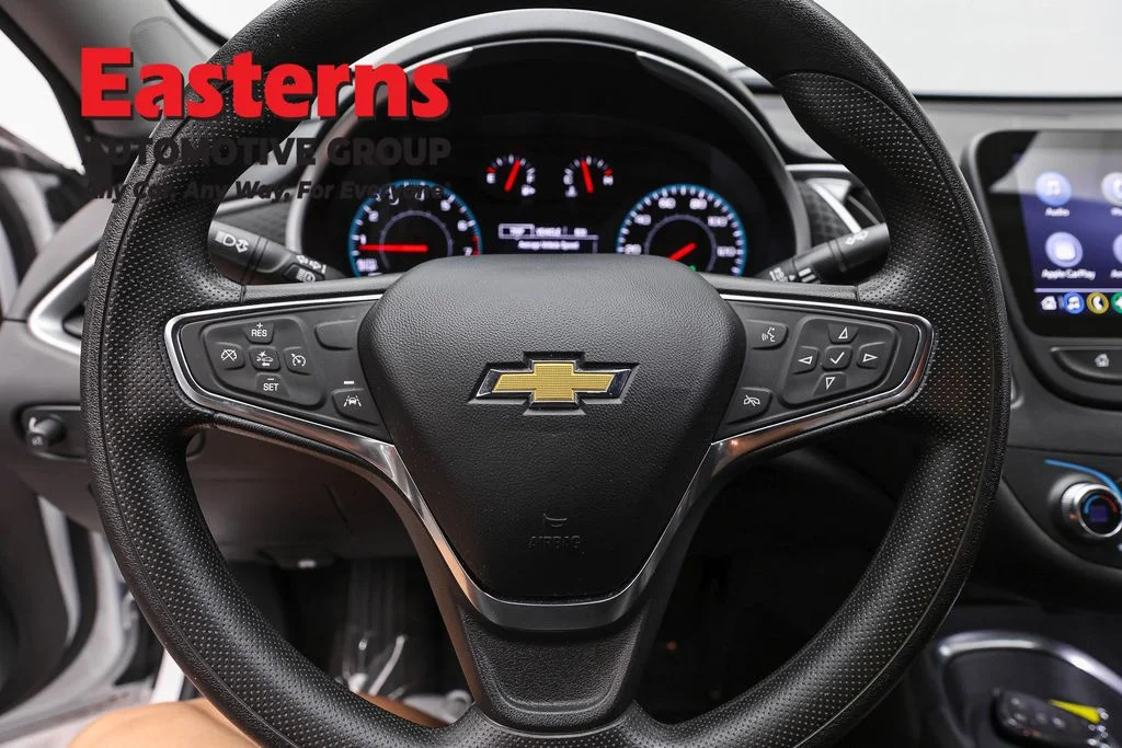 Used 2025 White Chevrolet LT image 10