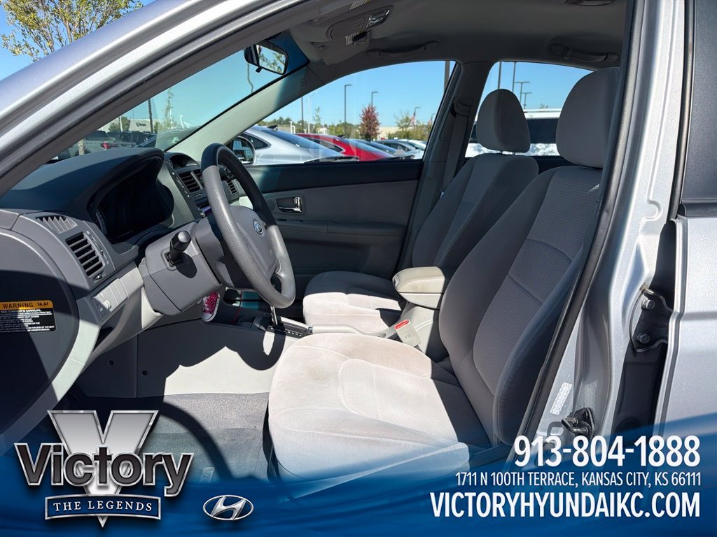 Used 2007 Silver Kia EX image 9