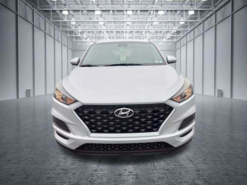 Used 2019 Silver Hyundai SE image 2