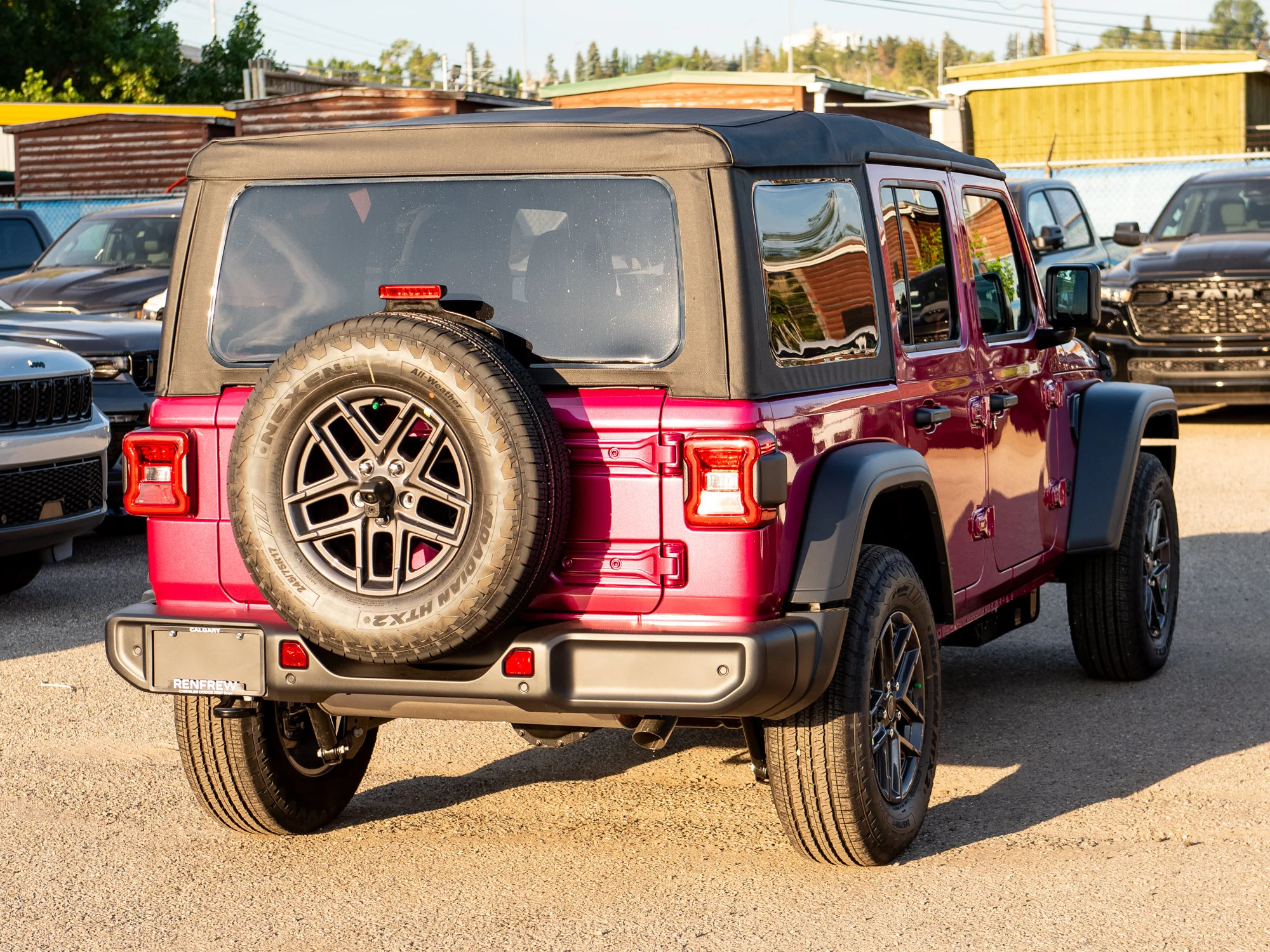 New 2026 limited edition tuscadero pearl Jeep Sport S* image 5