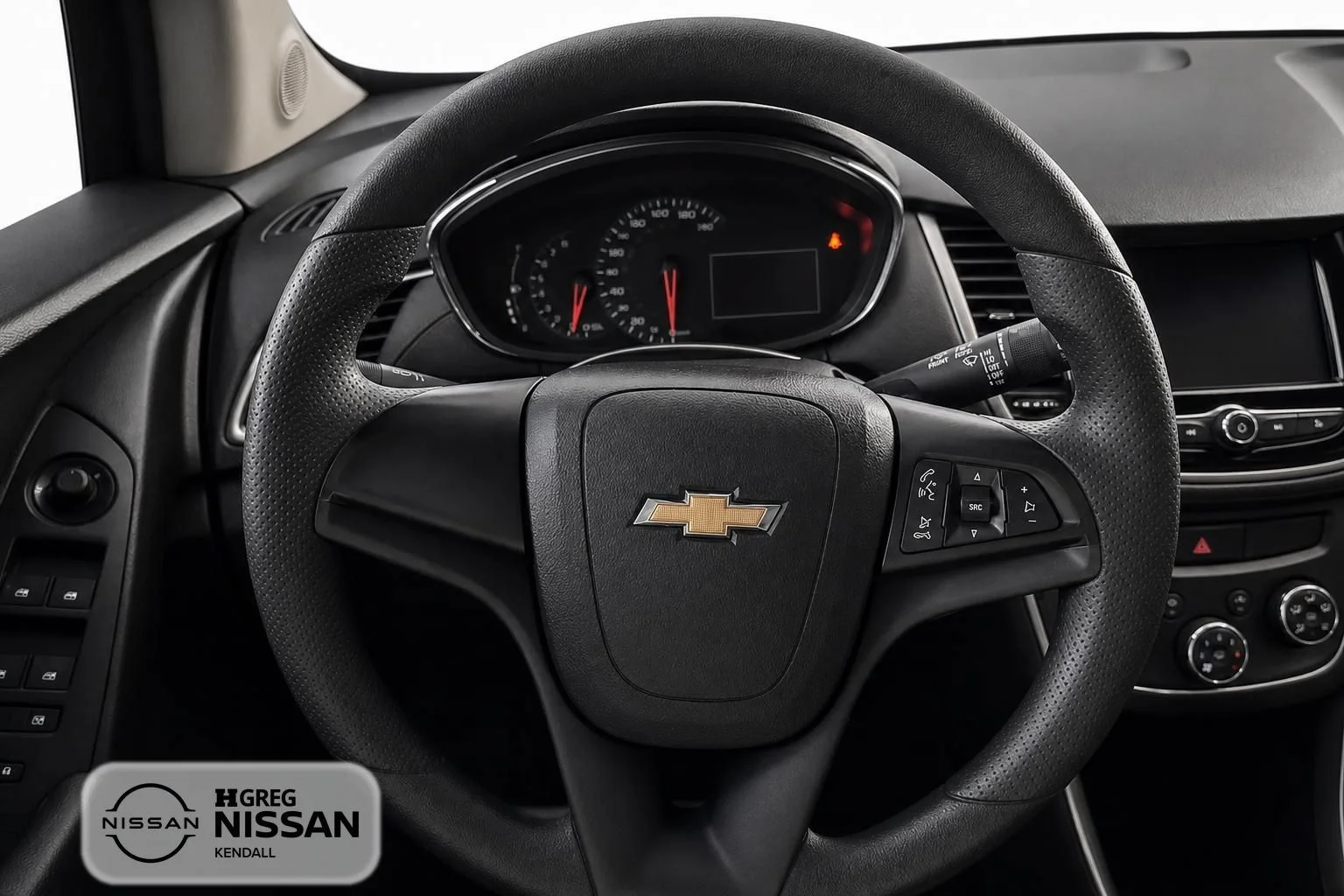 Used 2017 White Chevrolet LS image 9
