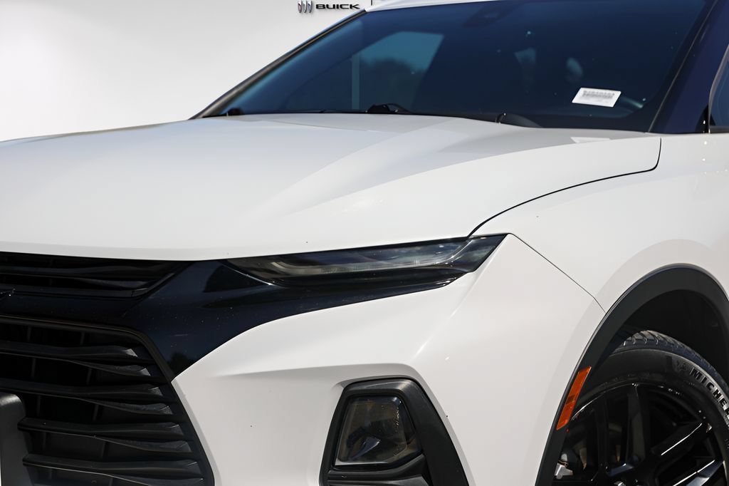 Used 2020 SUMMIT WHITE Chevrolet LT image 3