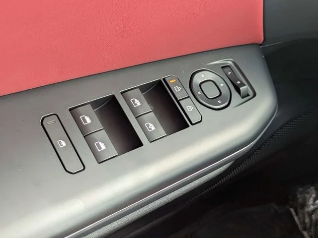 New 2026 Snow White Pearl Kia GT-Line image 22