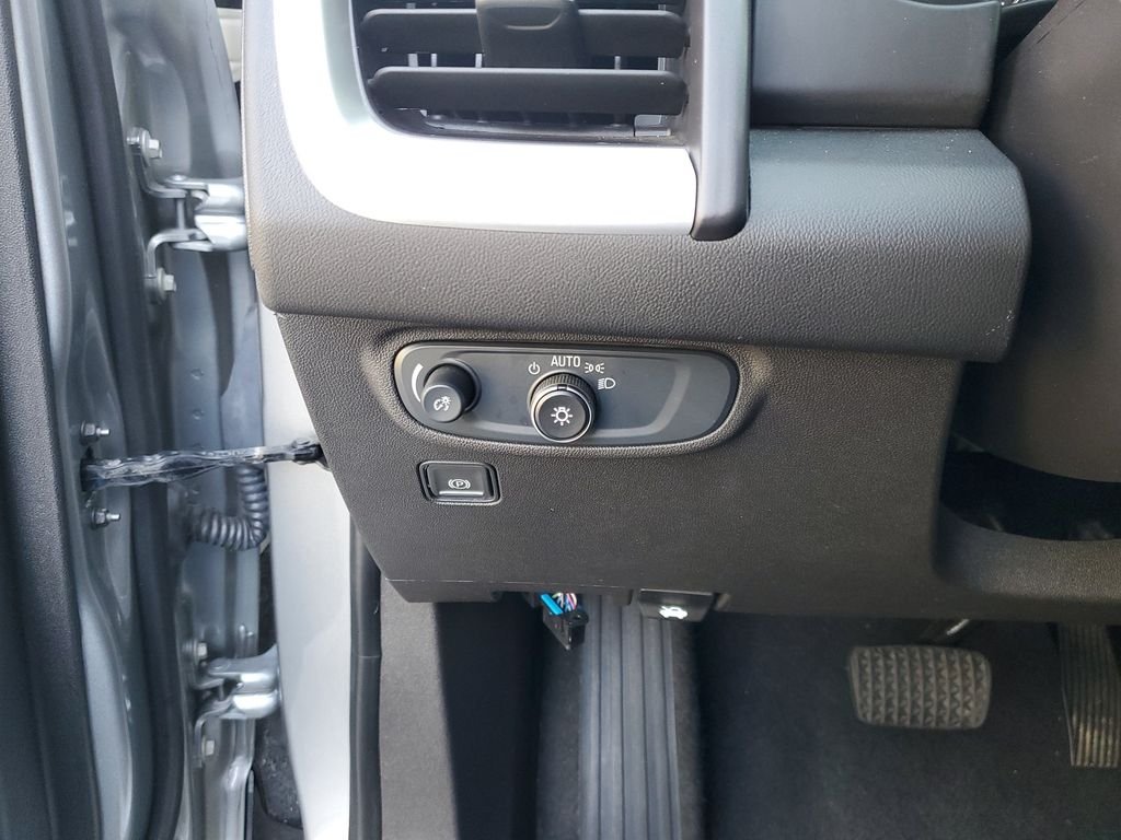 Used 2024 Silver GMC SLE image 20