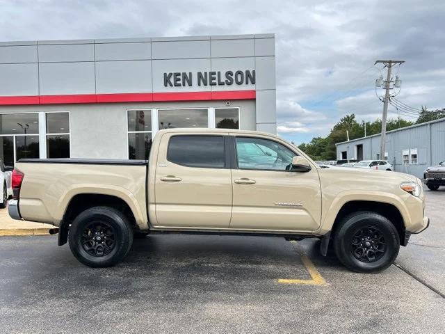 Used 2019 Quicksand Toyota SR5 image 12