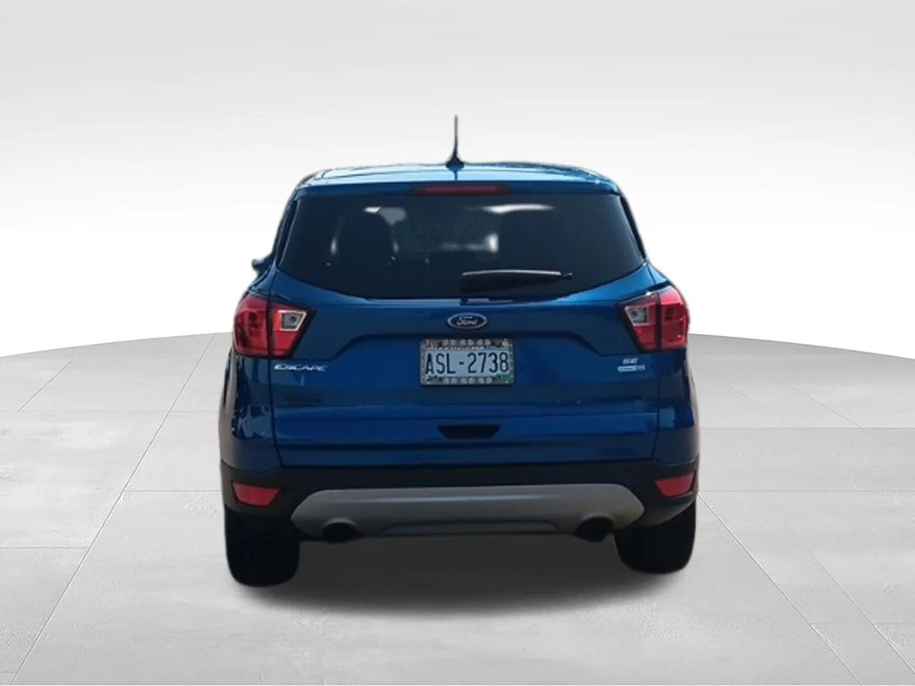 Used 2019 Lightning Blue Metallic Ford SE image 5