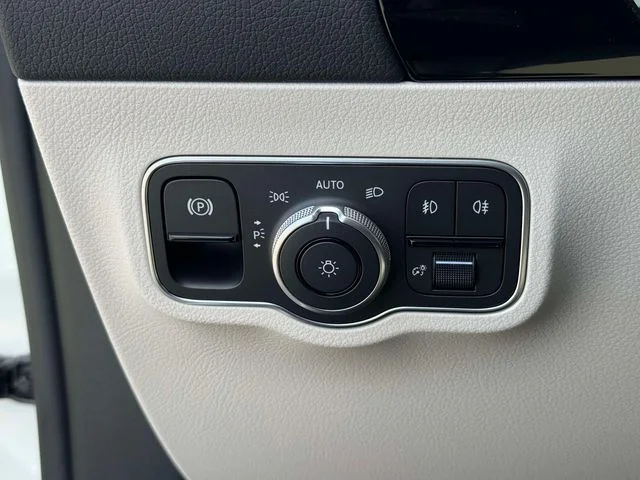 New 2026 Polar White Mercedes-Benz GLA 250 image 20