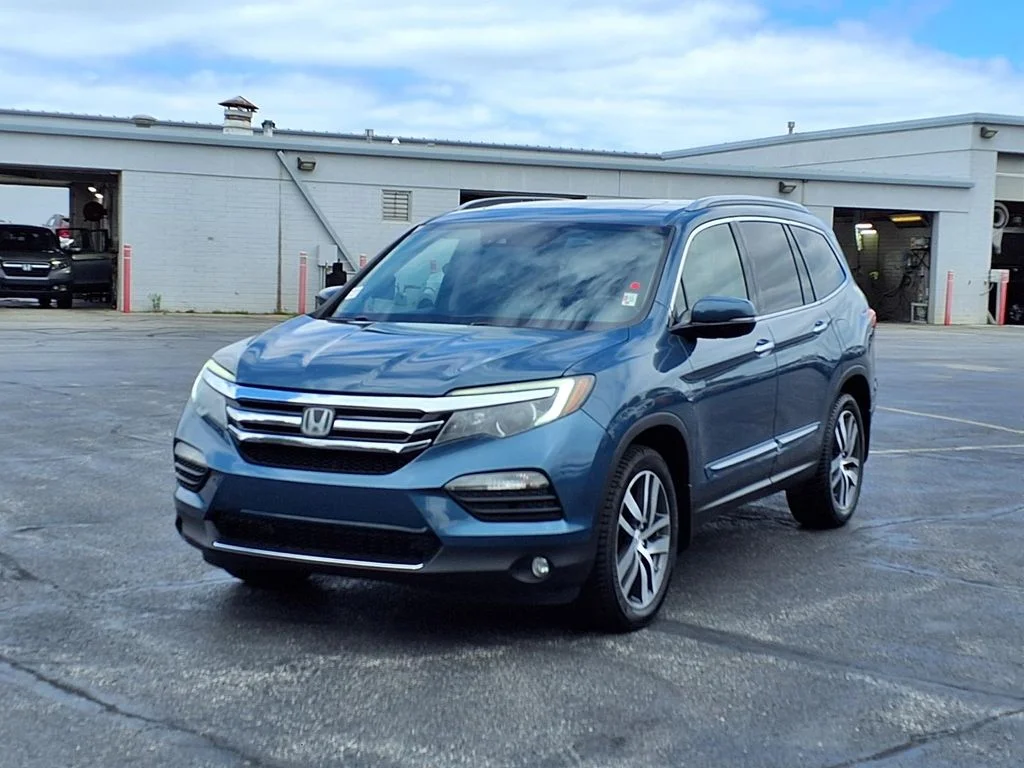 Used 2017 Honda Pilot Elite with VIN 5FNYF6H09HB056489 for sale in Kansas City