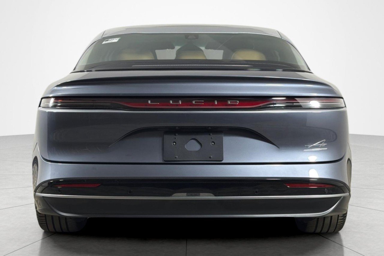 Used 2025 GREY Lucid Touring image 4