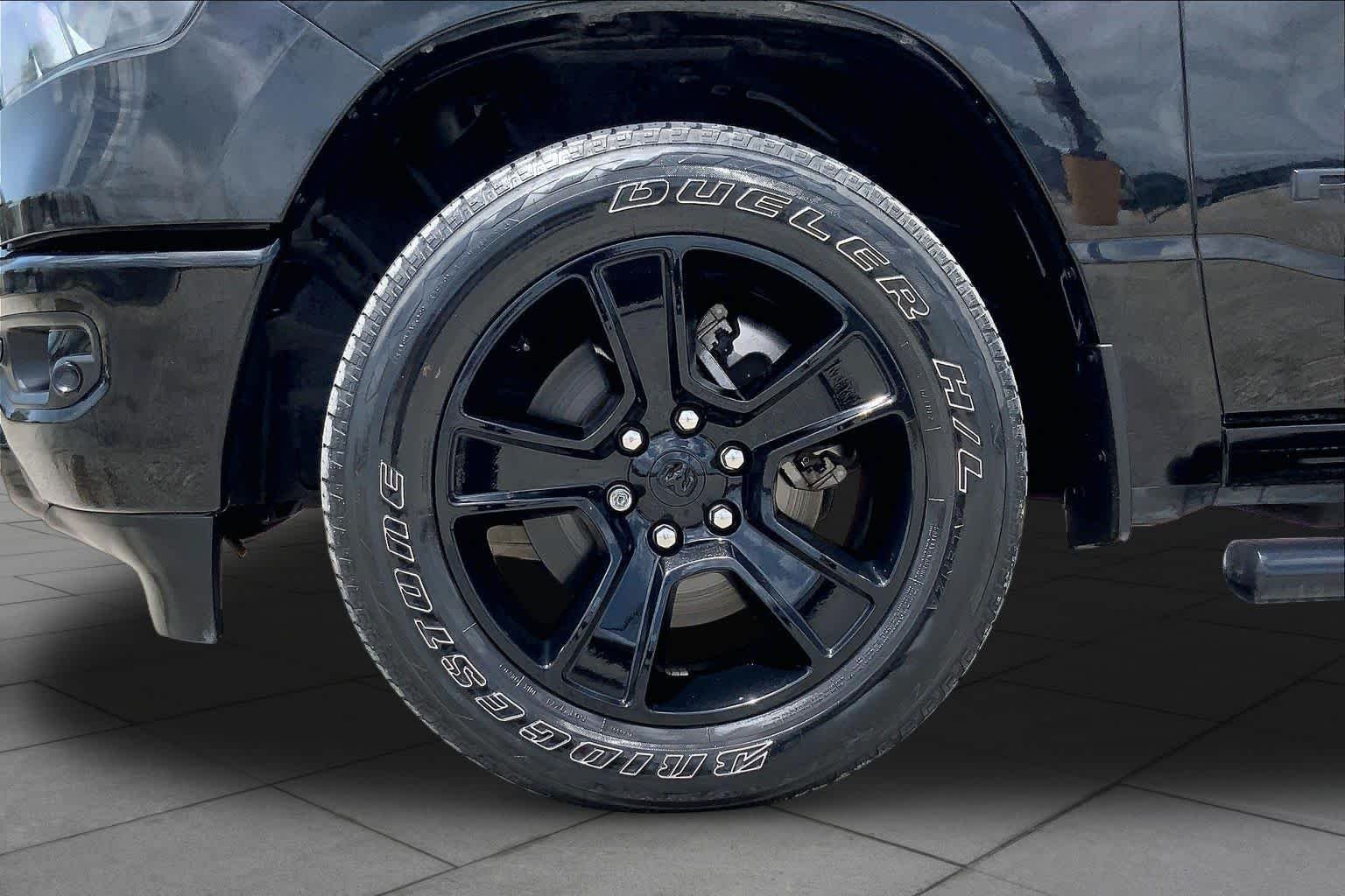 Used 2020 Diamond Black Crystal Pearlcoat Ram Lone Star image 11