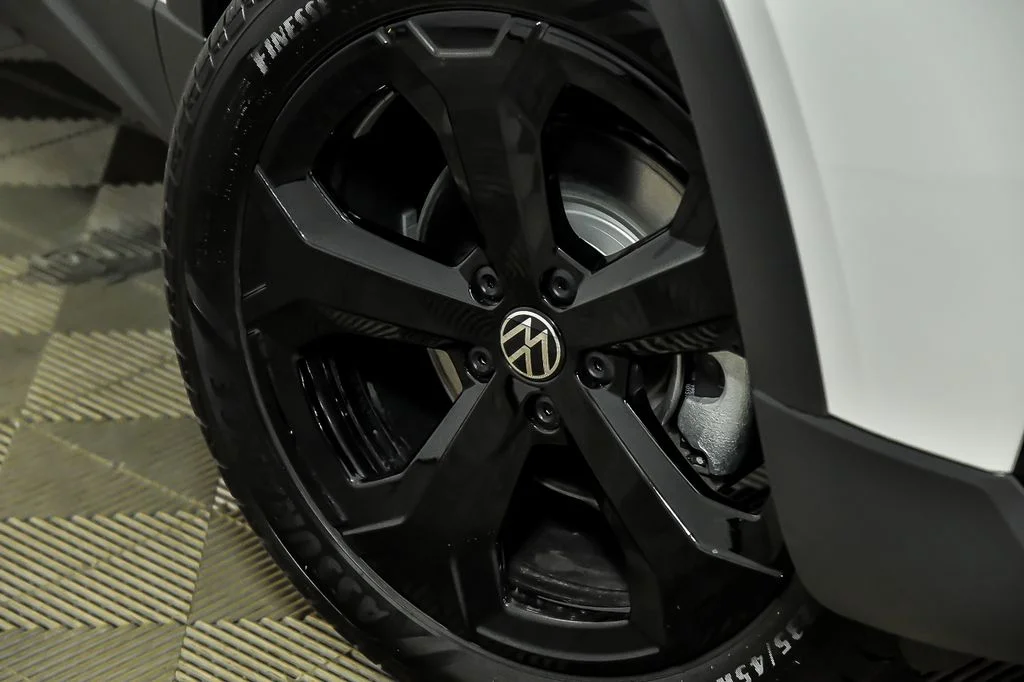 New 2026 White Volkswagen 1.5T SE Black image 3