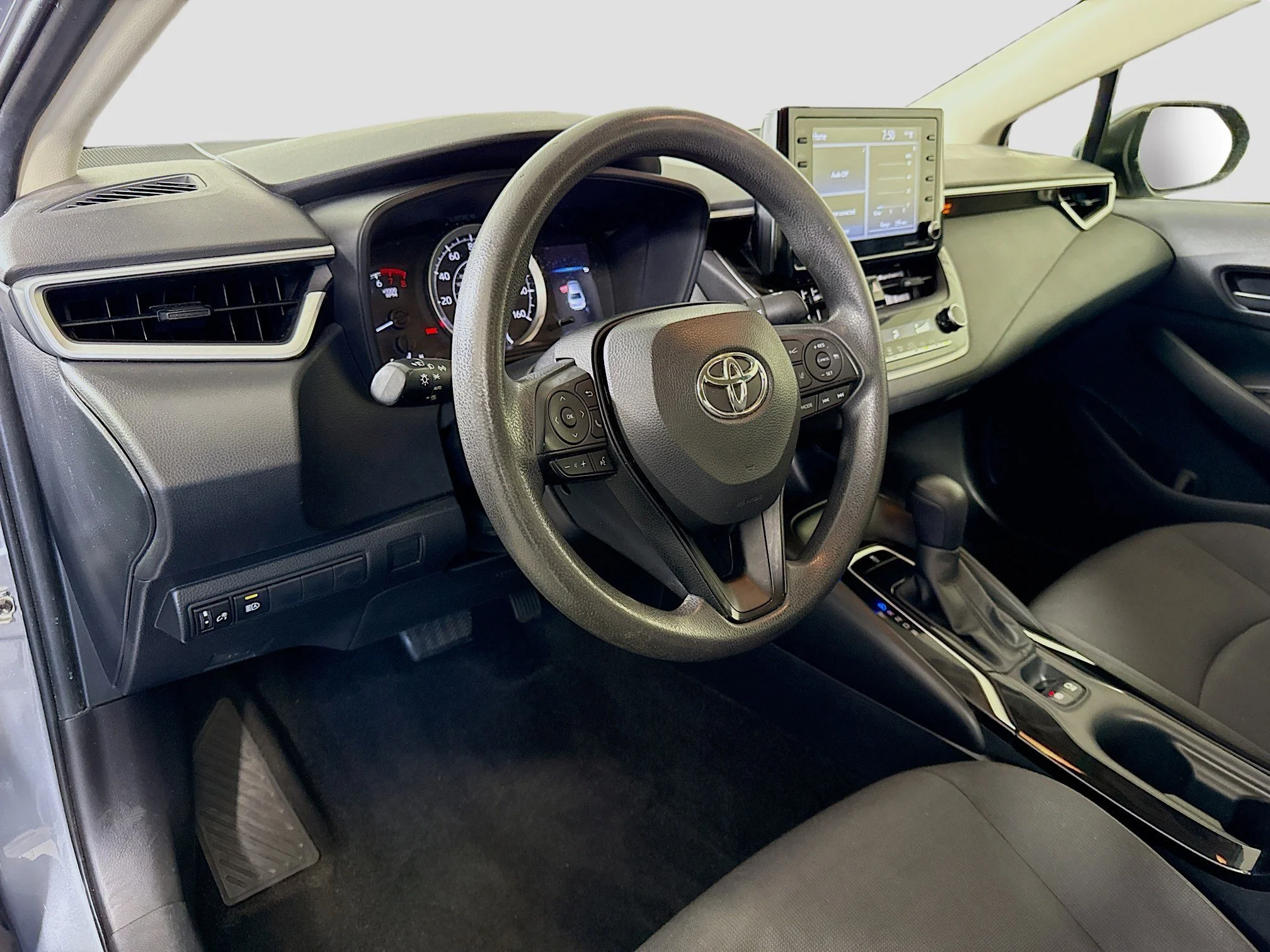 Used 2022 Celestite Toyota LE image 18