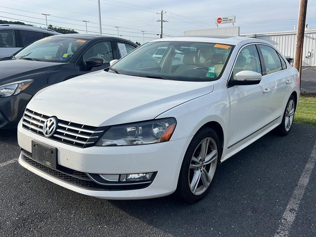 2013 Volkswagen Passat TDI SE w/Sunroof & Nav