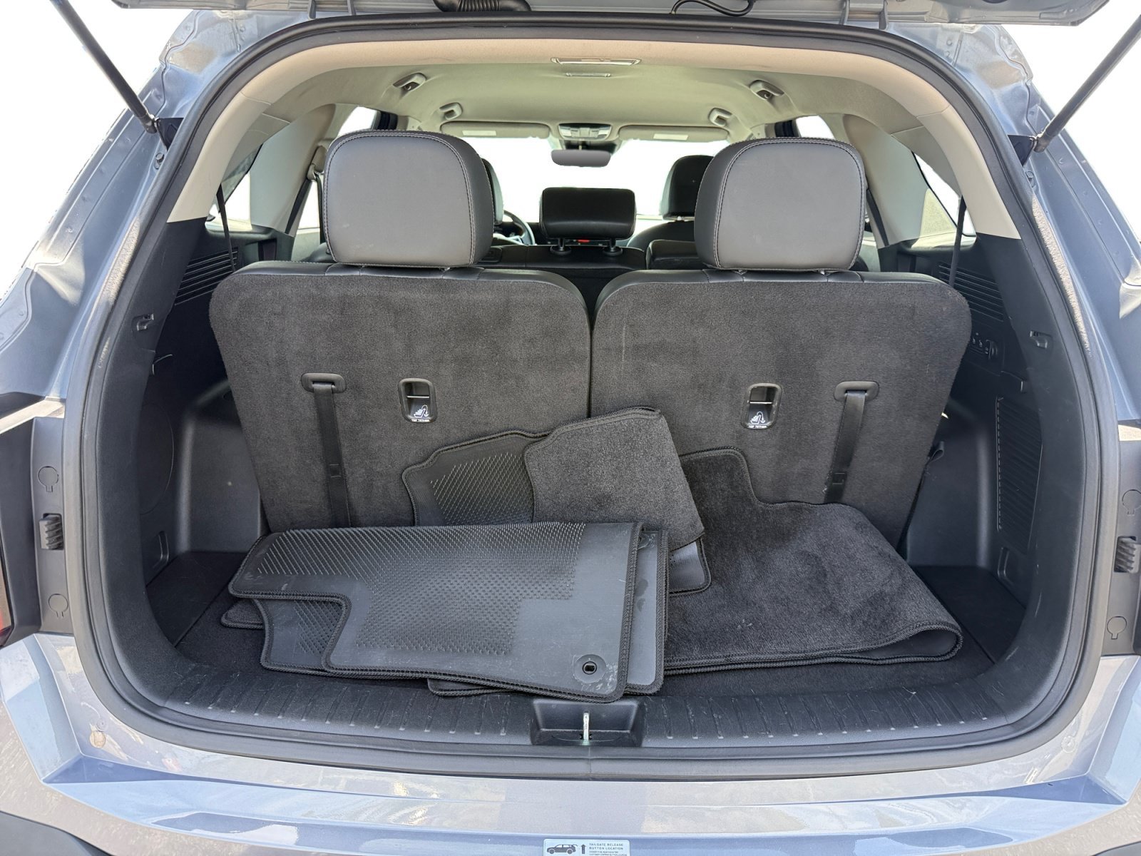 Used 2024 Silver Kia S image 17
