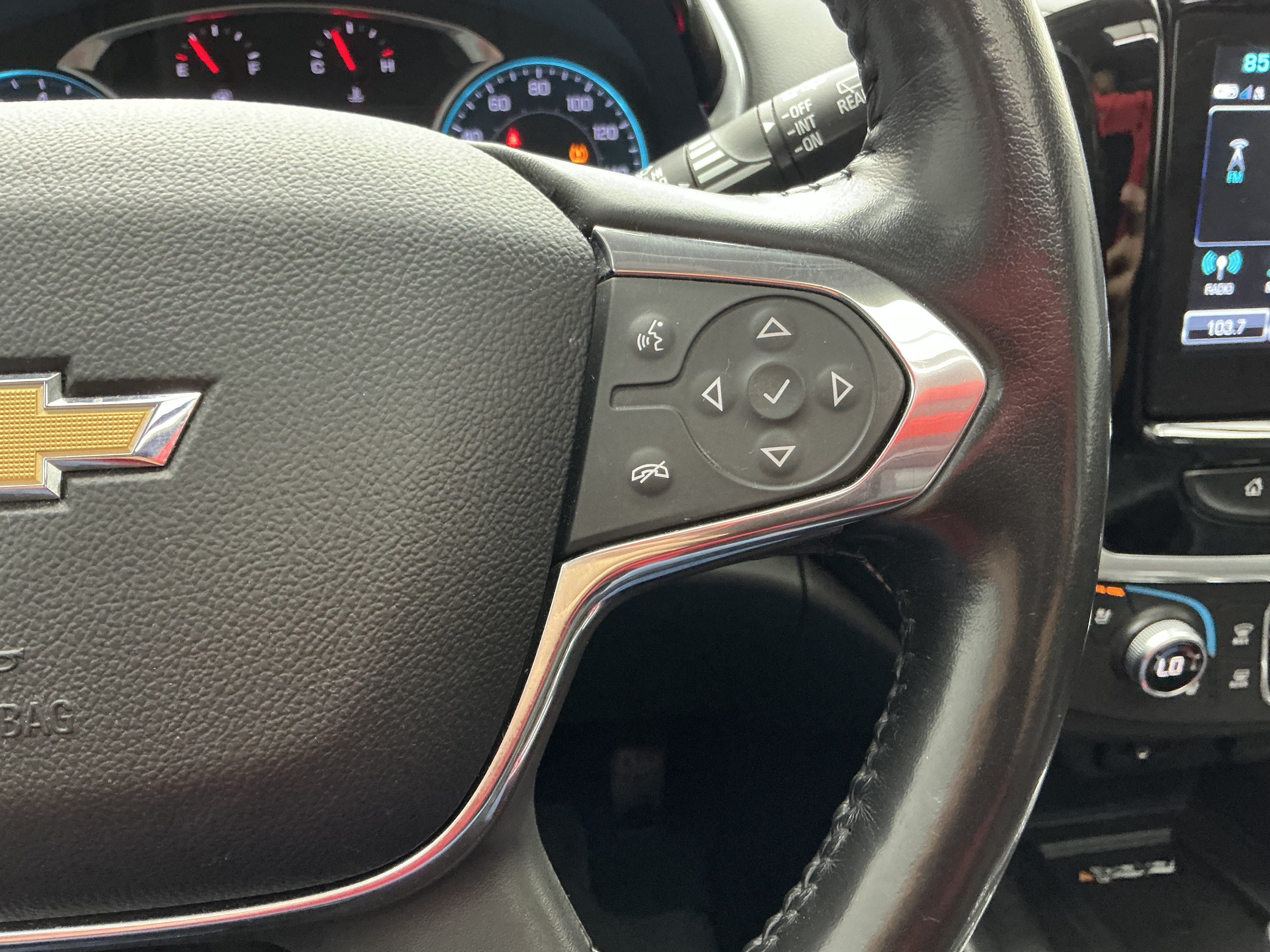 Certified Used 2019 Iridescent Pearl Tricoat Chevrolet Premier image 10