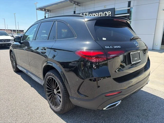 Used 2026 Black Mercedes-Benz GLC 300 image 5