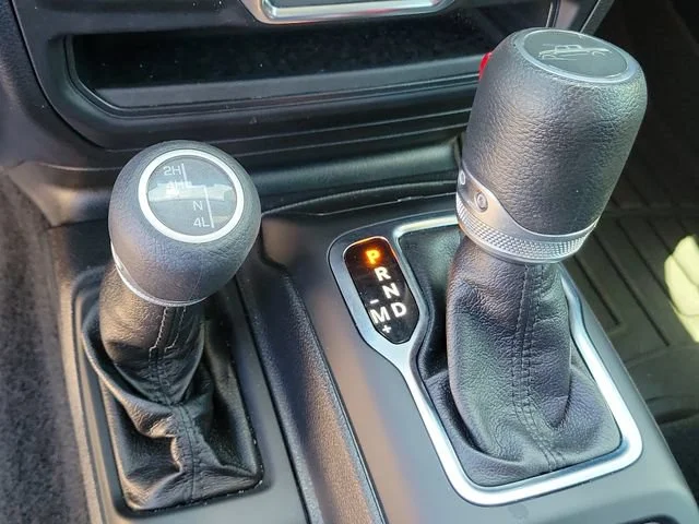 2021 Jeep Gladiator Sport - Photo 35