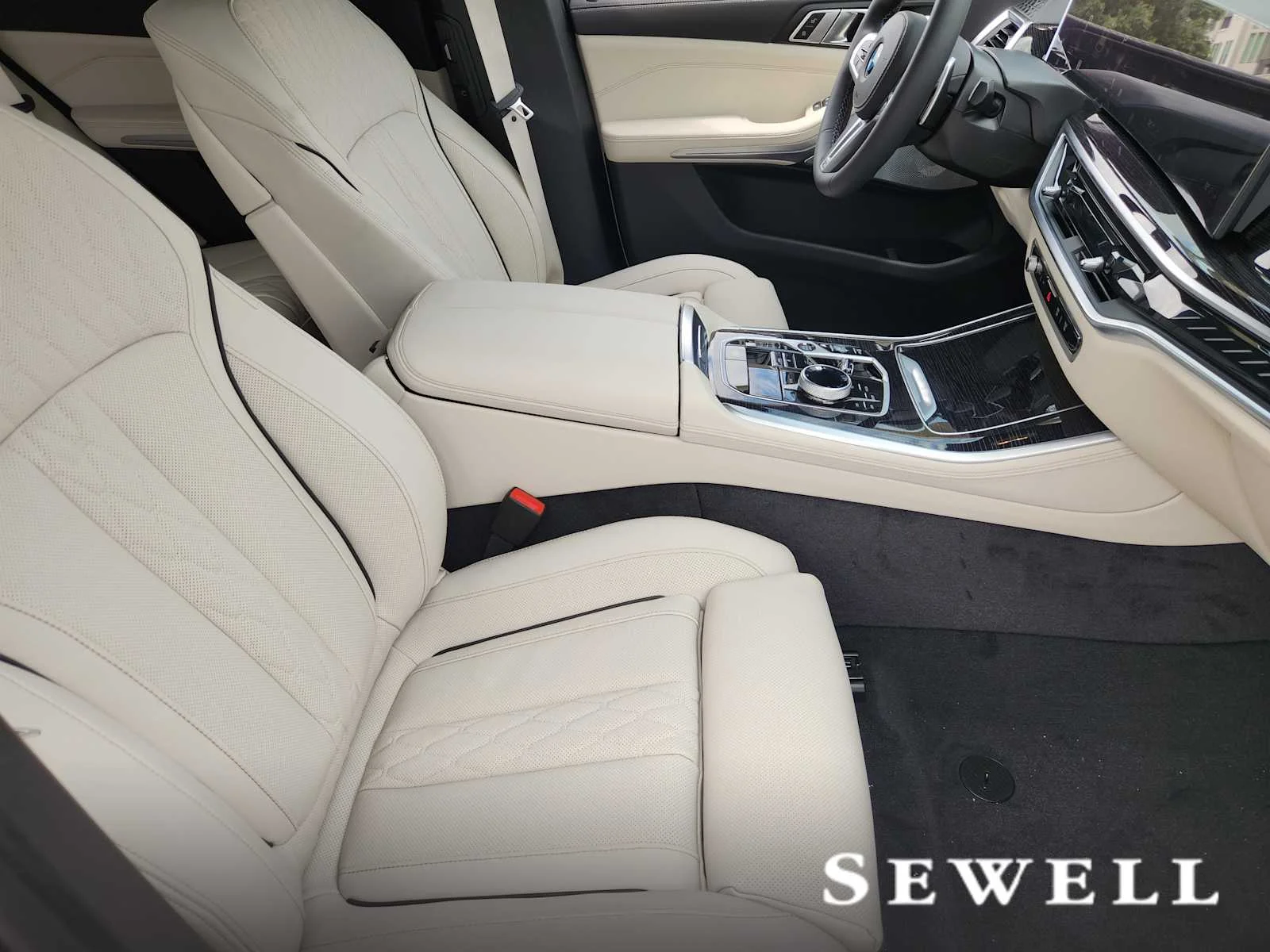 New 2026 Mineral White Metallic BMW M60i image 5