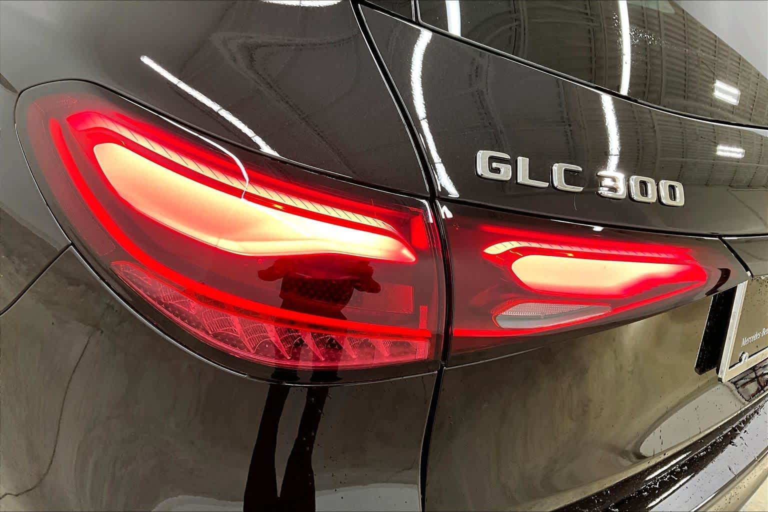 New 2026 Obsidian Black Metallic Mercedes-Benz GLC 300 image 14